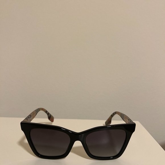 NEW Burberry Check Detail Square Frame Sunglasses main image 4